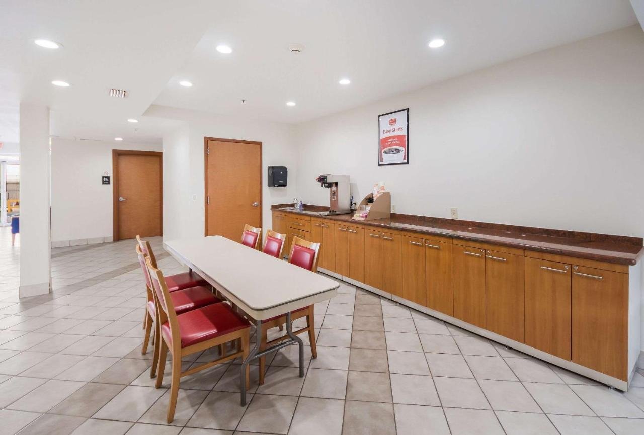 Econo Lodge Laredo Exterior photo