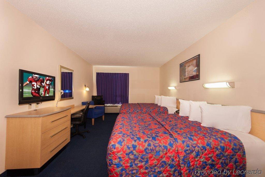 Econo Lodge Laredo Exterior photo