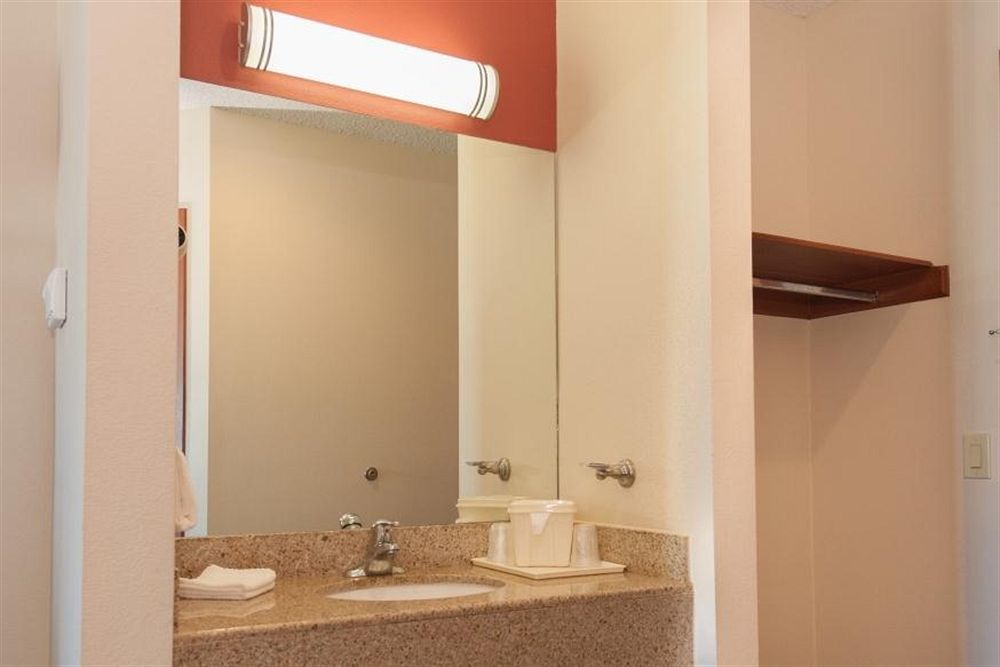 Econo Lodge Laredo Exterior photo