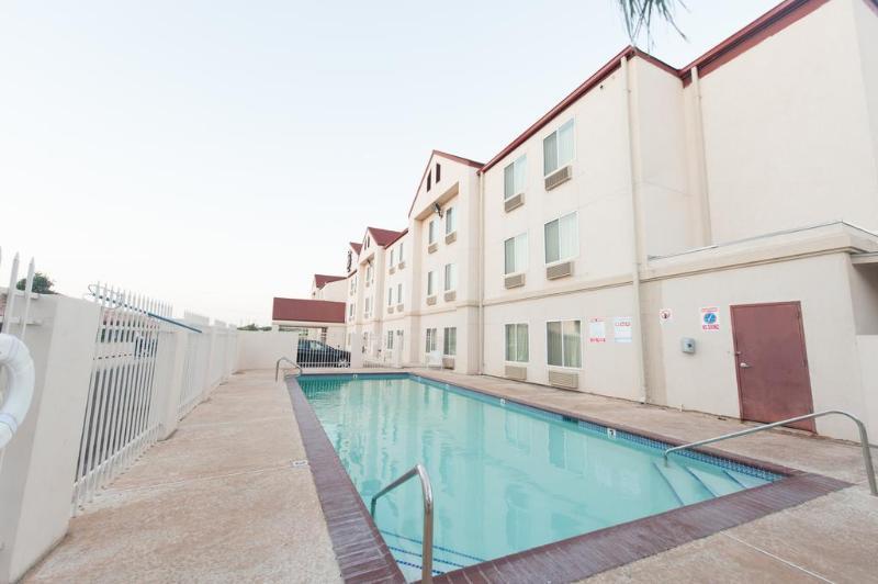 Econo Lodge Laredo Exterior photo
